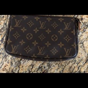 Louis Vuitton Pochette accessories